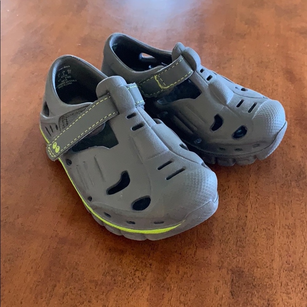 Toddler shoes